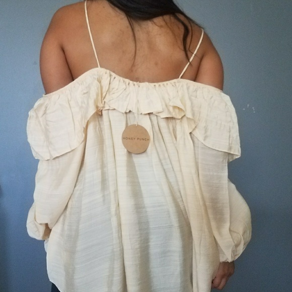 🍃LAST1🍃DE LA CREME CREAM COLD SHOULDER TUNIC TOP - Picture 4 of 7